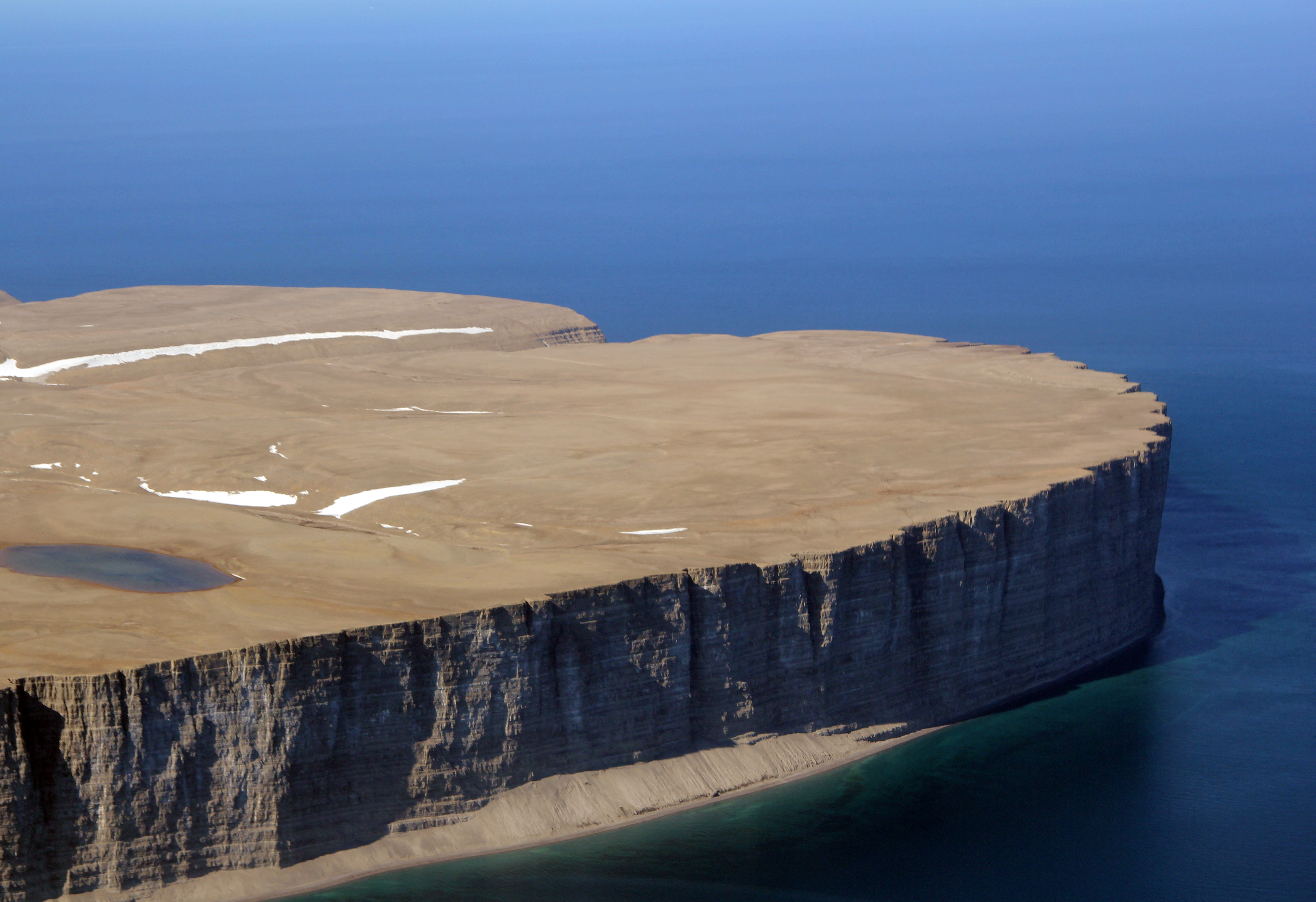 Tip_of_Prince_Leopold_Island.jpg